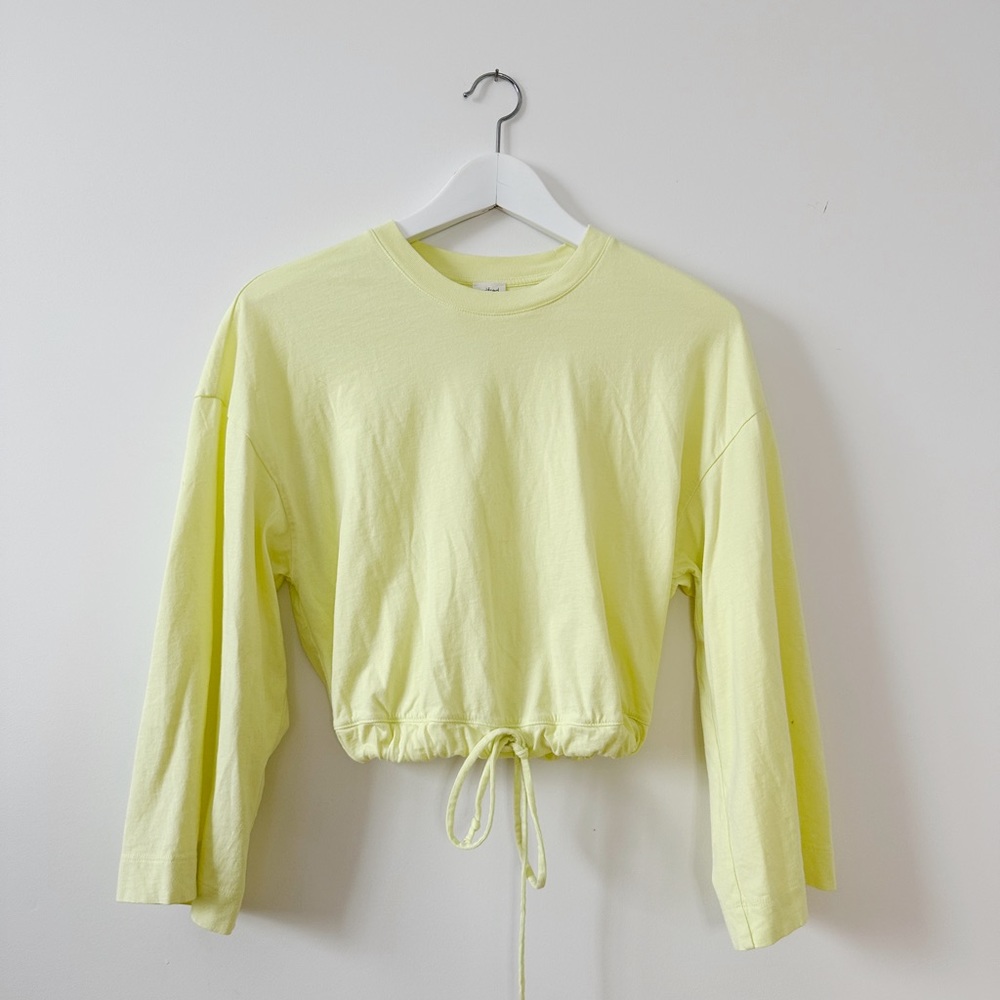 Aritzia Wilfred axel crop top in fluro lime color size XS